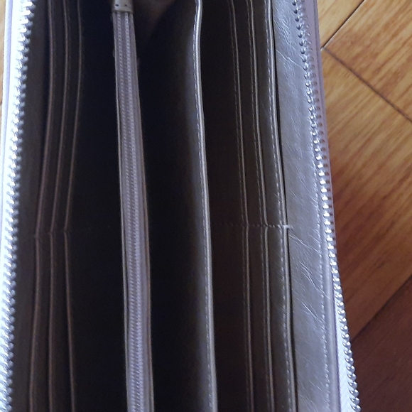 Anne Klein wristlet NWOT - Picture 3 of 5